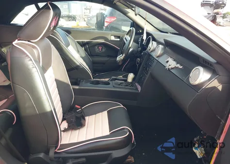 2006 Ford Mustang Gt z USA, uszkodzony, nr VIN 1ZVFT85HX65236601